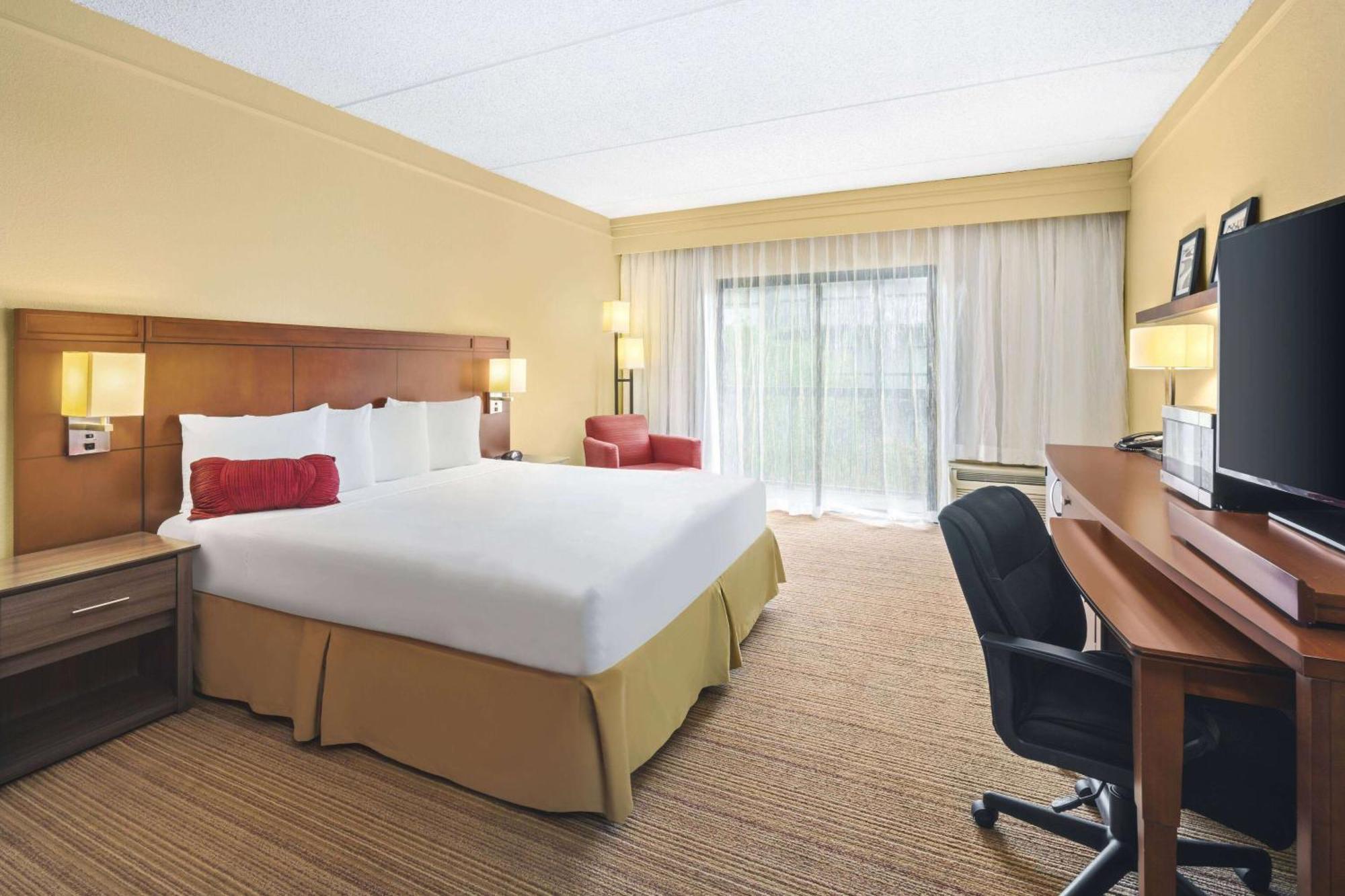 Super 8 By Wyndham Dallas Love Field Airport Exterior foto