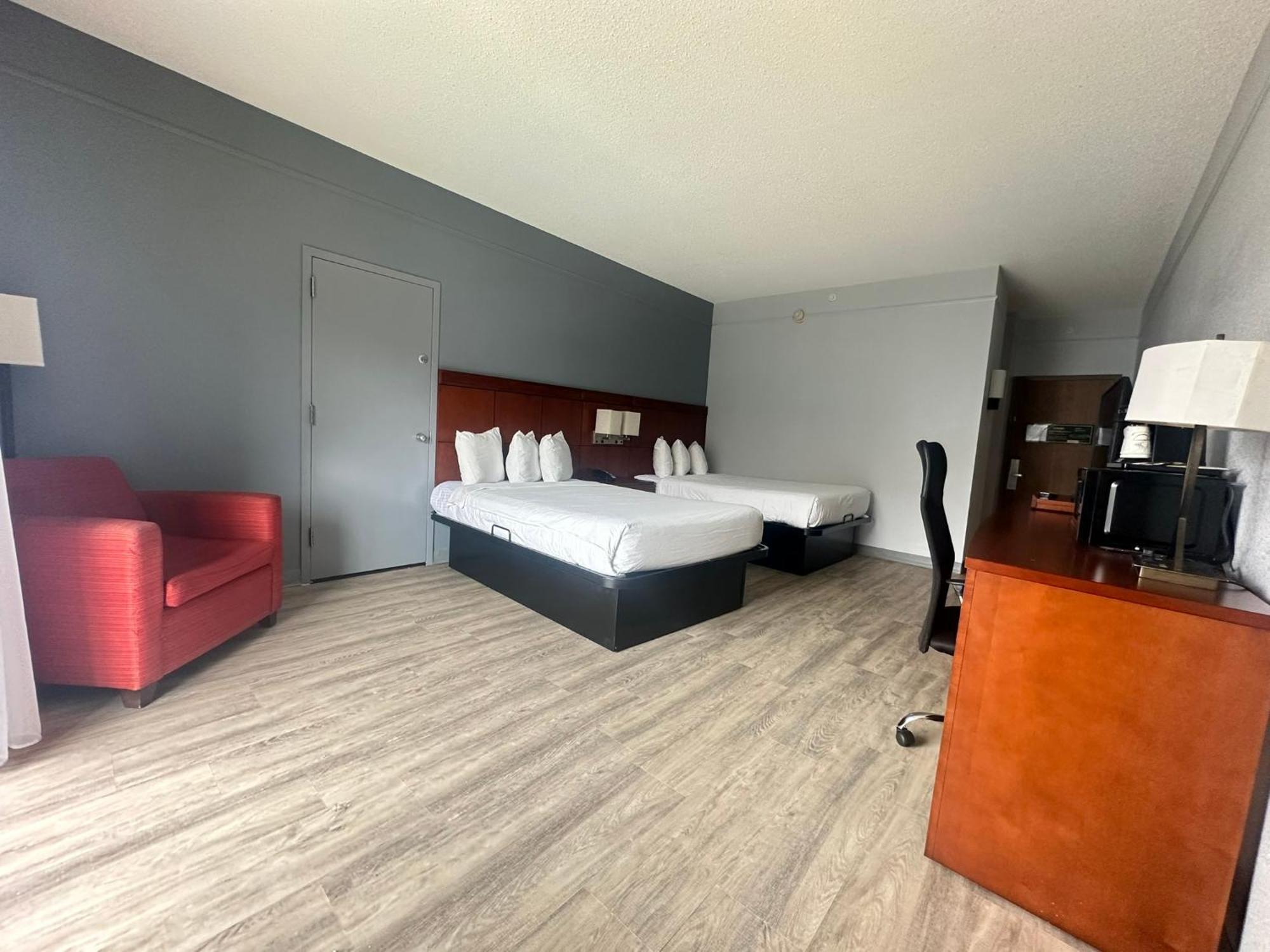 Super 8 By Wyndham Dallas Love Field Airport Exterior foto