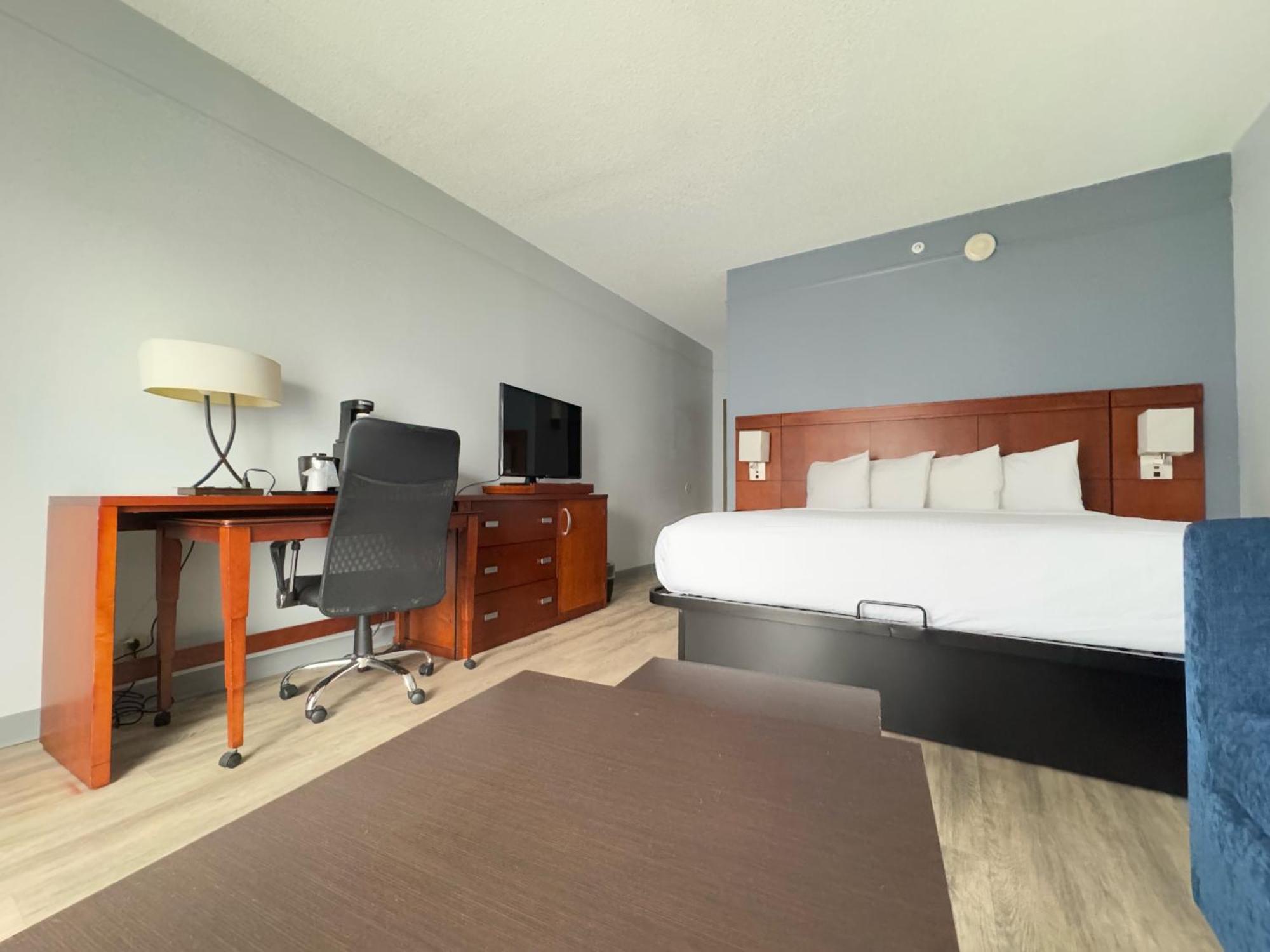 Super 8 By Wyndham Dallas Love Field Airport Exterior foto